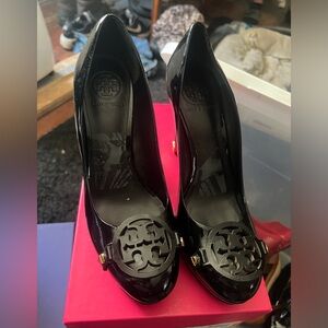 Tori Burch black heels women’s 8 WORN ONLY TWICE